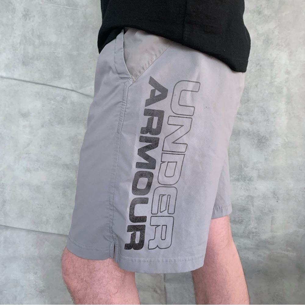 Under Armour Gray Shorts Loose Fit Athletic Gym Training Activewear Workout Logo